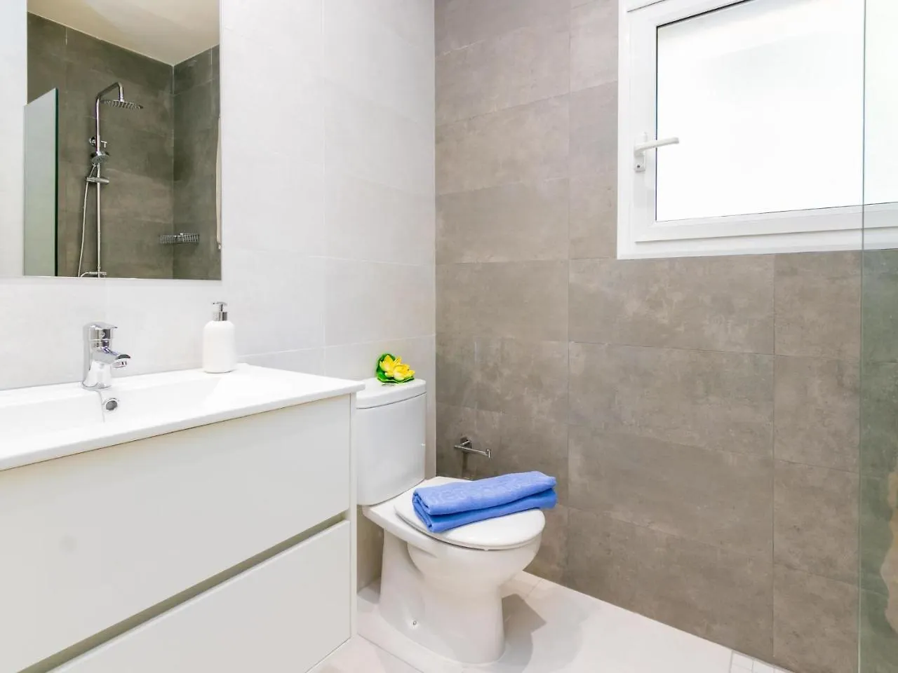 Apartment Velazquez-5 By Interhome Roses